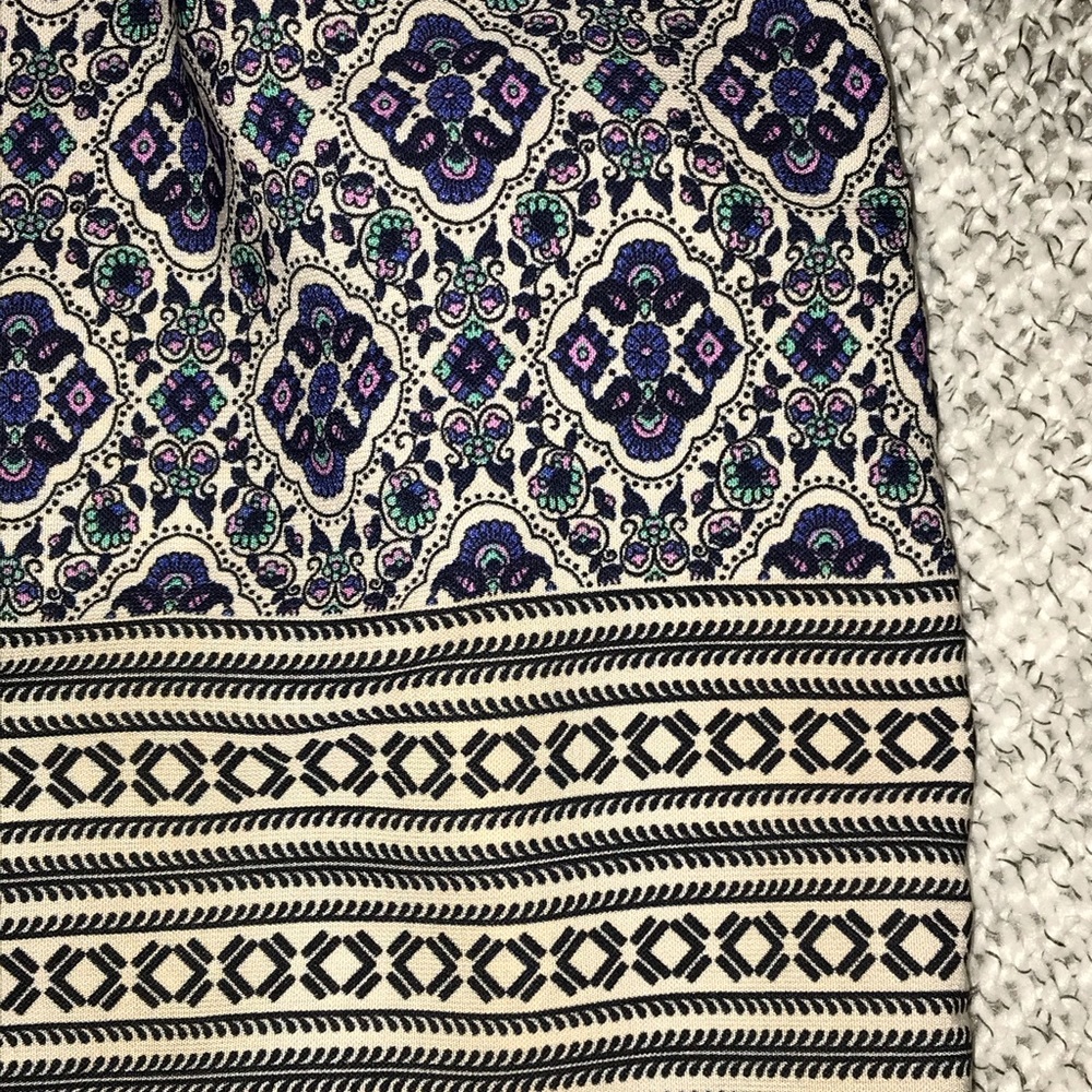 Patterned Romper - Picture 2 of 4